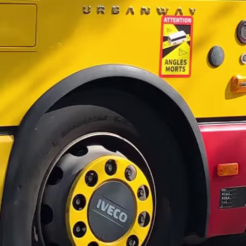 Attention aux angles morts des bus