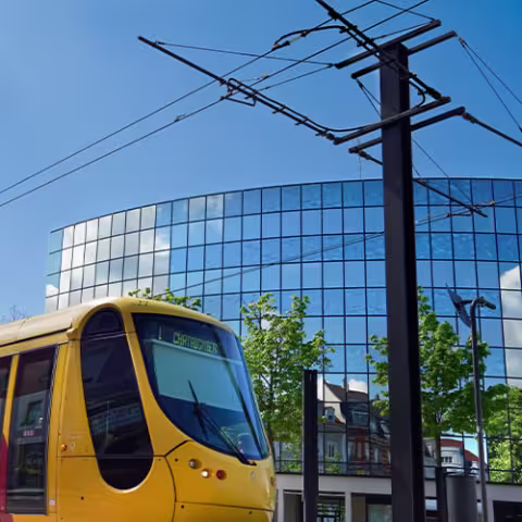 Lignes aériennes pour l'alimentation du tram